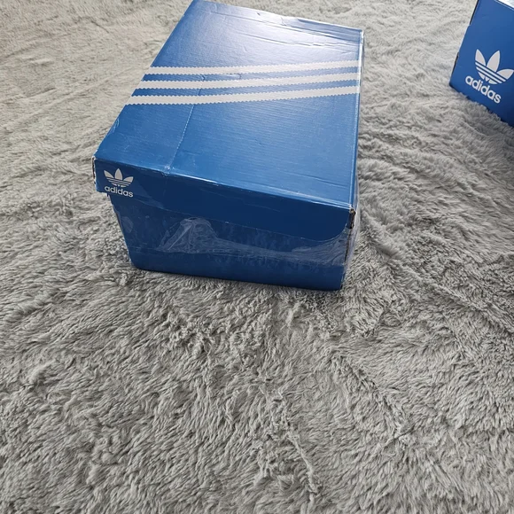 Adidas Kids White and Blue Sneakers - Picture 10 of 10